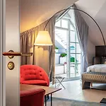 Отель Radisson Collection Astorija Hotel,