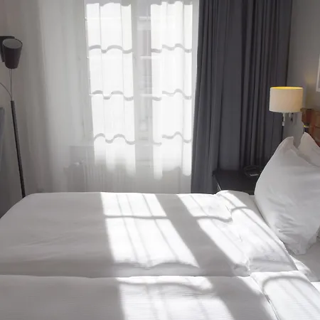 מלון Radisson Collection Astorija Hotel,
