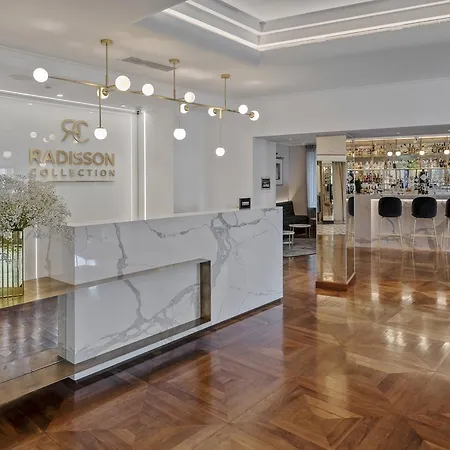 מלון Radisson Collection Astorija Hotel, 5*