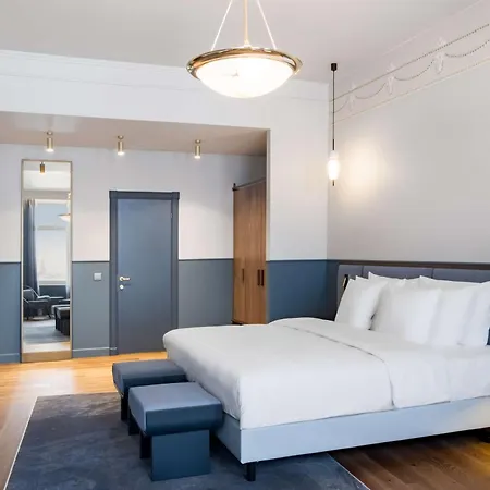 Radisson Collection Astorija Hotel, 5* וילנה