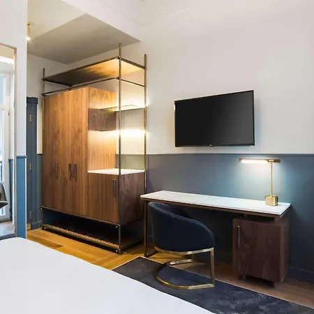 Radisson Collection Astorija Hotel, Hotel