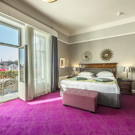 Radisson Collection Astorija Hotel, Hotel Vilnius