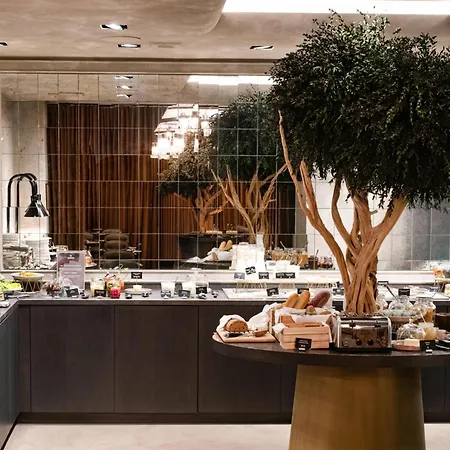 Radisson Collection Astorija Hotel, Hotel 5*