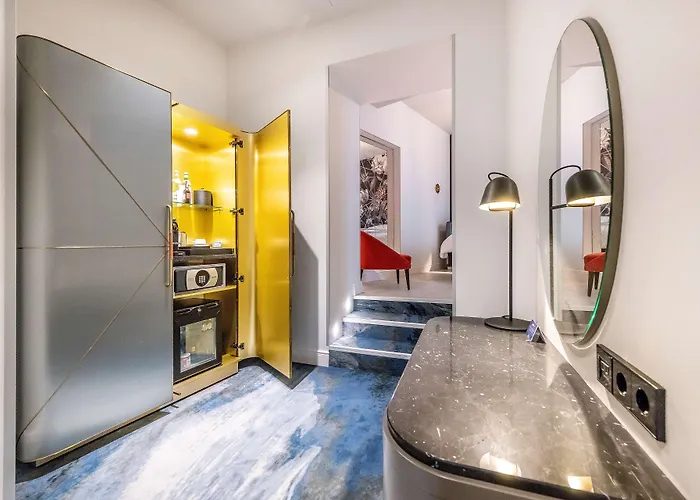 Radisson Collection Astorija Hotel, Hotell