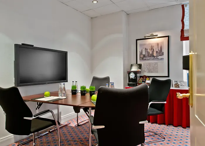 Radisson Collection Astorija Hotel, Hotell 5*