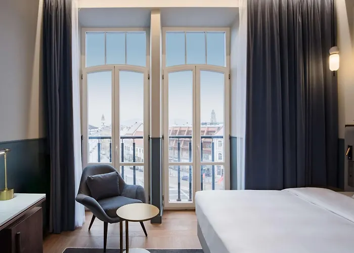 Radisson Collection Astorija Hotel, Отель 5*