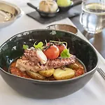 Radisson Collection Astorija Hotel, Hotell