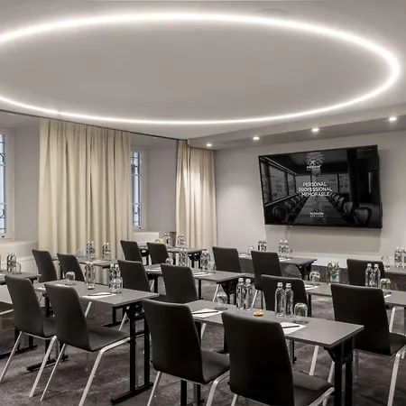 Radisson Collection Astorija Hotel, Szálloda 5*