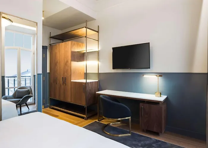 Radisson Collection Astorija Hotel, Szálloda