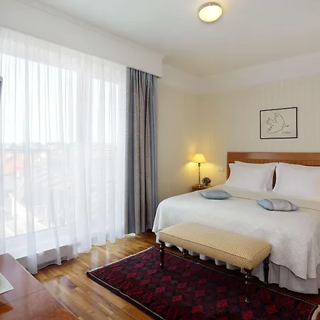 Готель Radisson Collection Astorija Hotel,