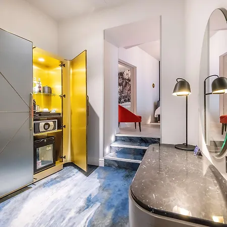 Radisson Collection Astorija Hotel, Готель