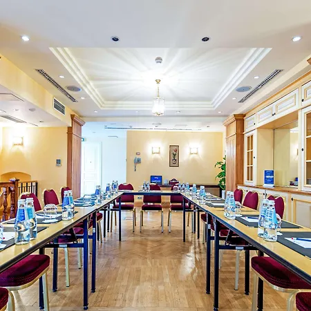 Radisson Collection Astorija Hotel, 5* Вільнюс