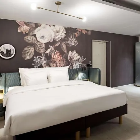 Готель Radisson Collection Astorija Hotel, 5*