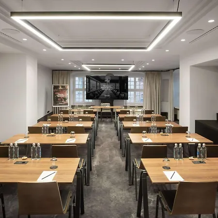 Готель Radisson Collection Astorija Hotel,