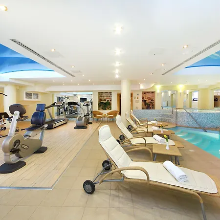 Radisson Collection Astorija Hotel, 5*