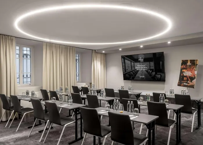 Radisson Collection Astorija Hotel, فندق 5*