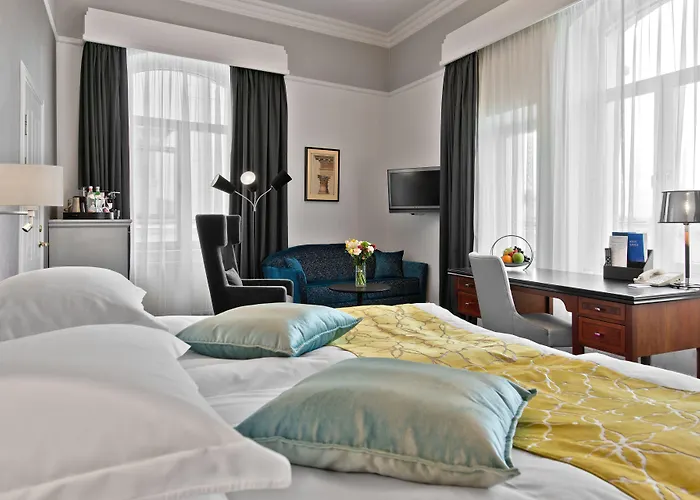 Radisson Collection Astorija Hotel, فندق