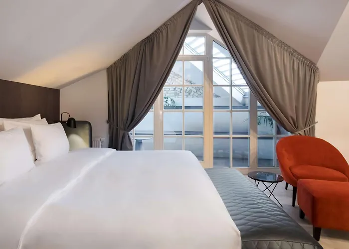 فندق Radisson Collection Astorija Hotel,